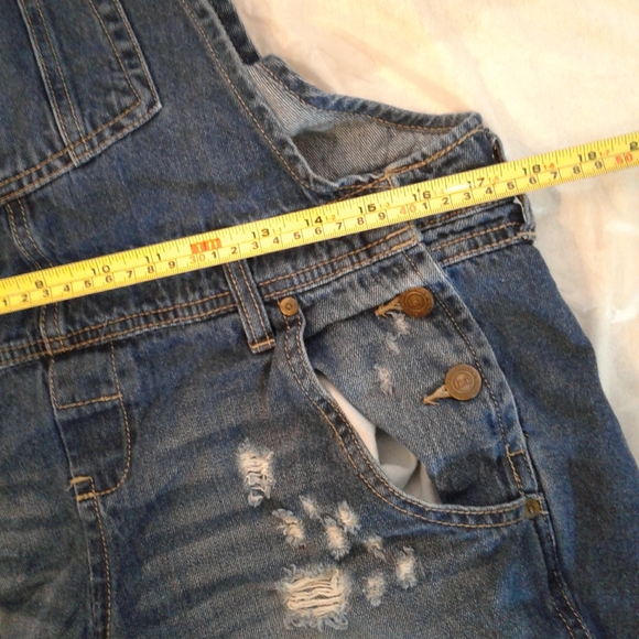 Lei coveralls shorts women's medium distress - Picture 7 of 10